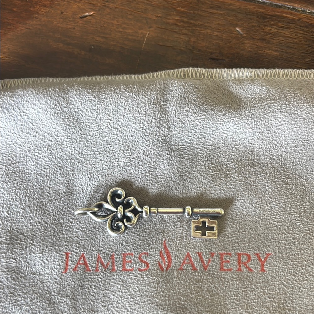 James Avery Silver Key Pendant with Cross Detail ( Retired ) key of Saint Mary
